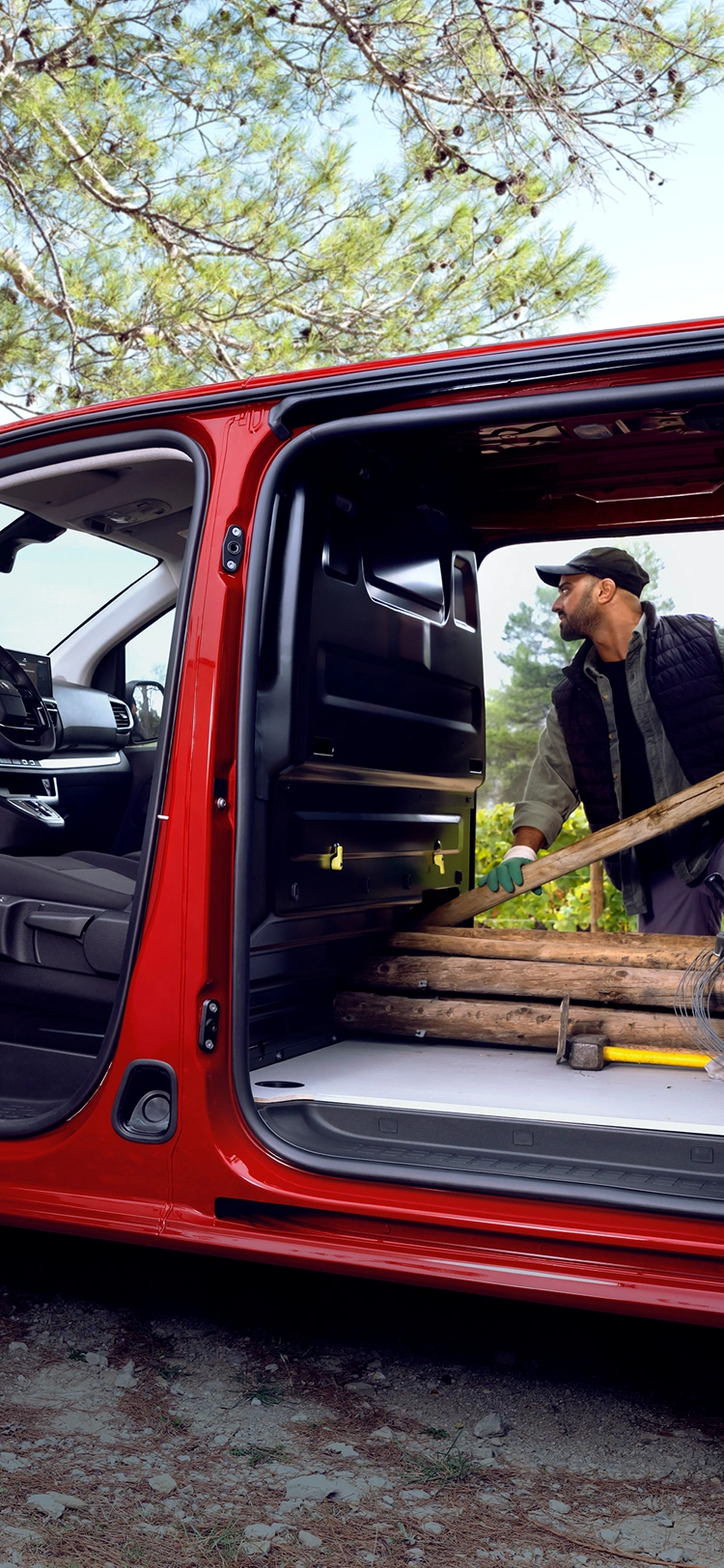 Side open-door view Citroën Jumpy diesel van low height access for urban professionals, smart commercial alternative