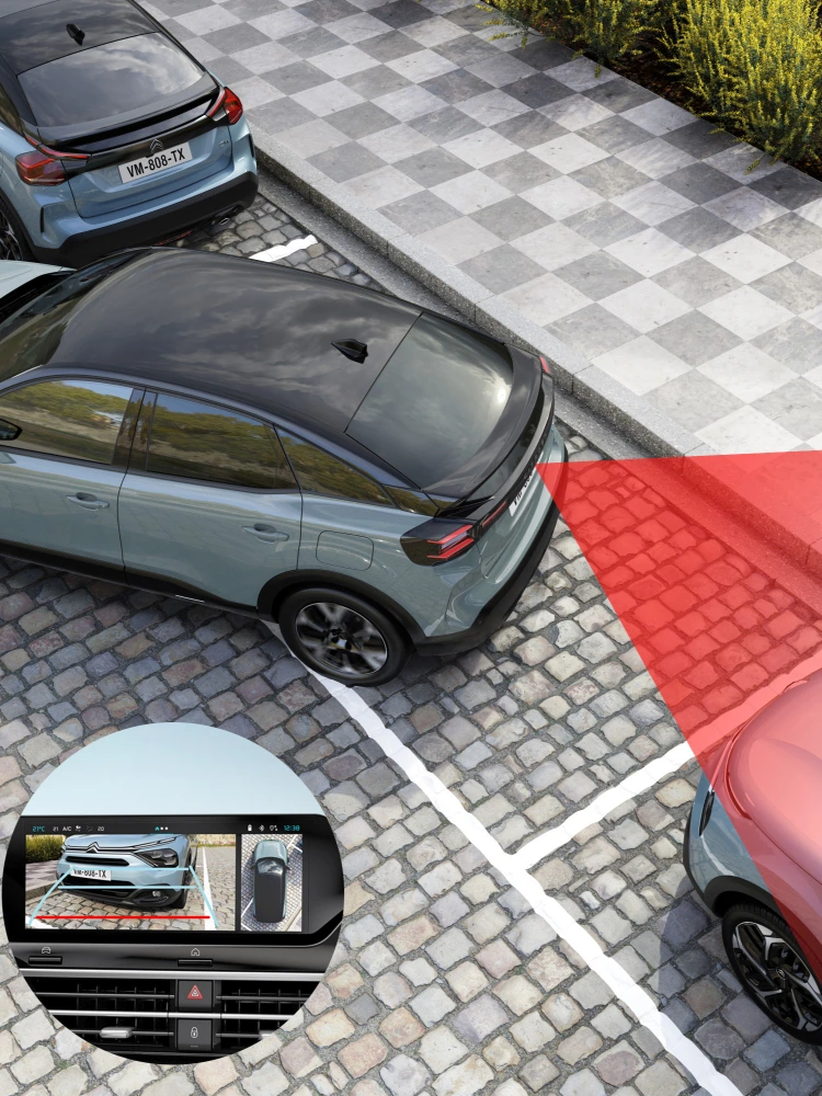 Rear view C4 highlighting 180° camera, clear visibility, safety and technology for a premium confident reversing experience