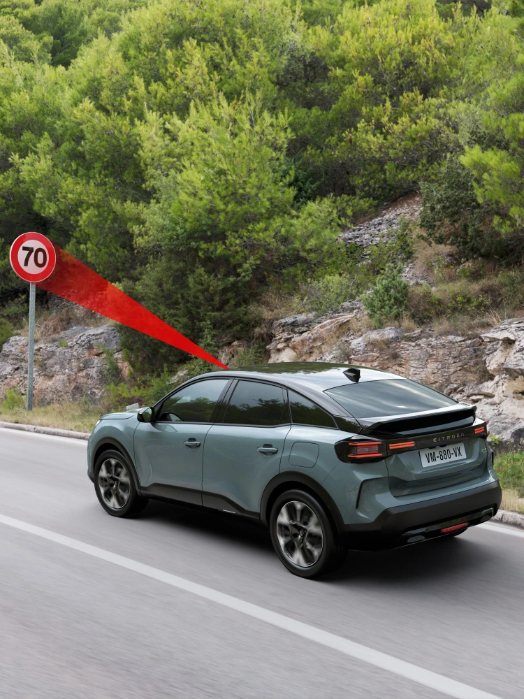 Side view C4 with Traffic Sign Recognition highlighting safety, technology and visibility for a premium safer drive