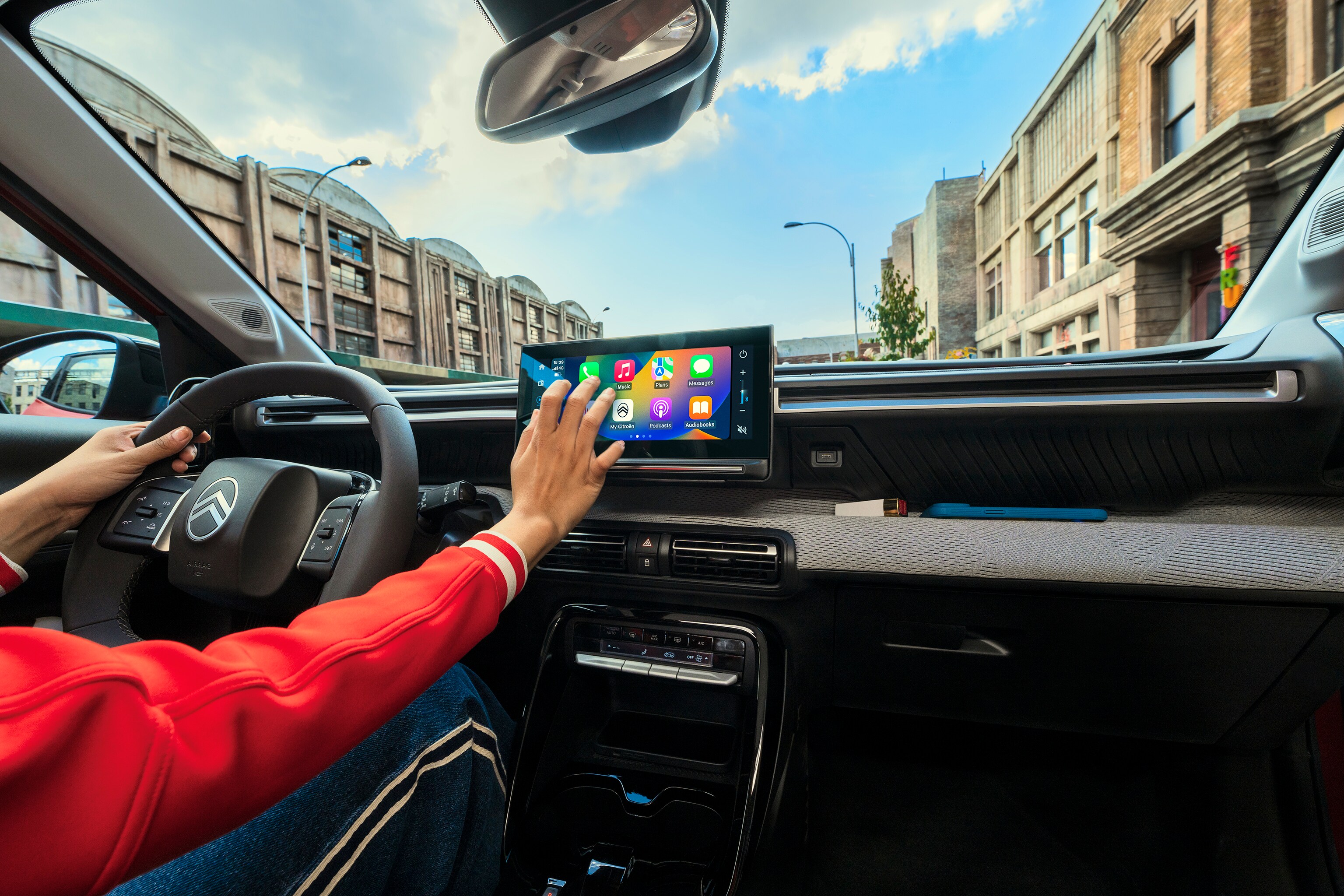 Interior touchscreen view of Citroën C3 SUV showcasing connected infotainment for intuitive, affordable and comfortable urban mobility.