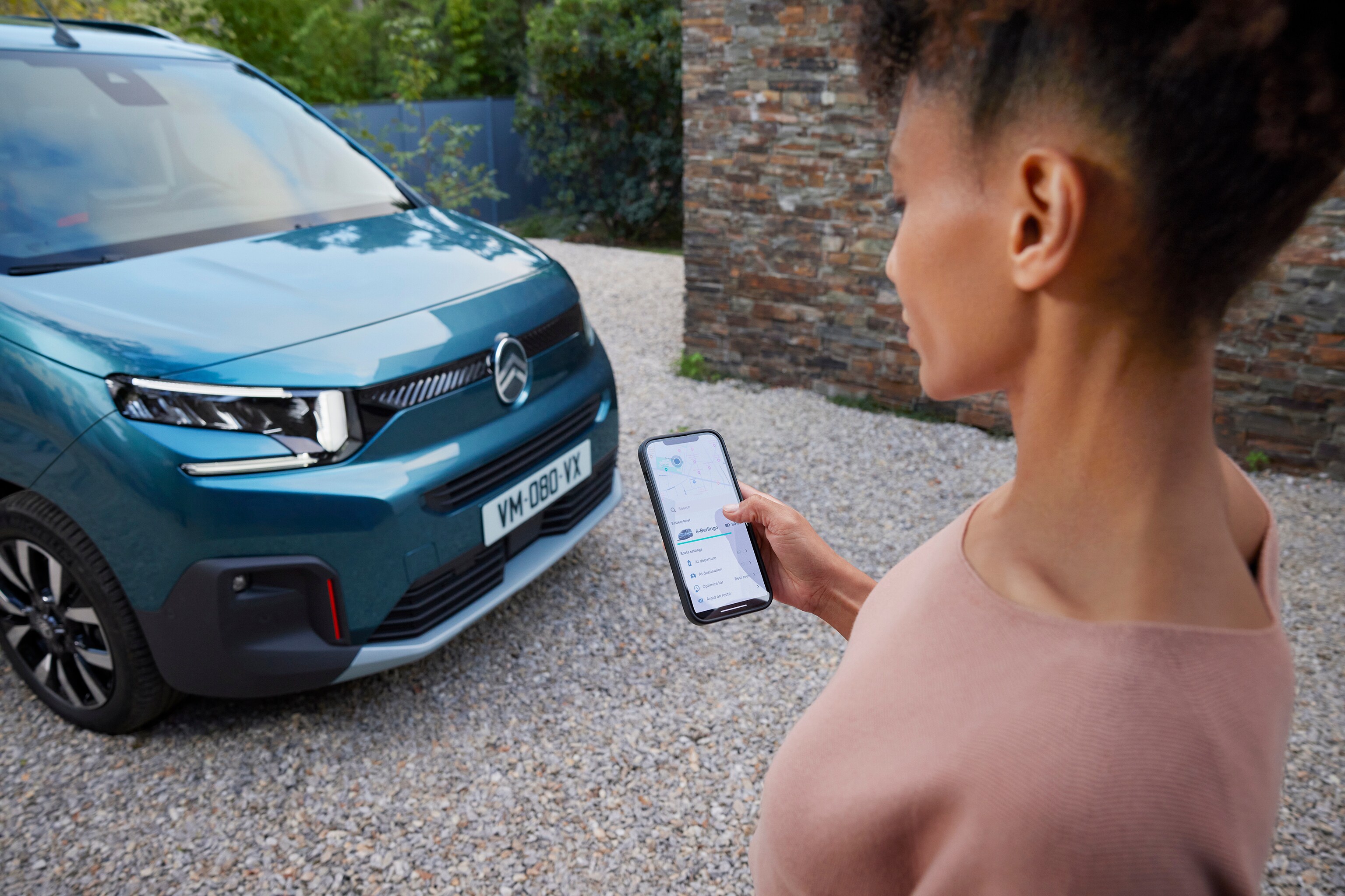 Detail view Berlingo showing connected charging control, technology, safety and efficiency for convenient electric use