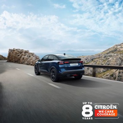 Three-quarter front view C4 showcasing dynamic design, safety, comfort and technology for premium scenic driving.